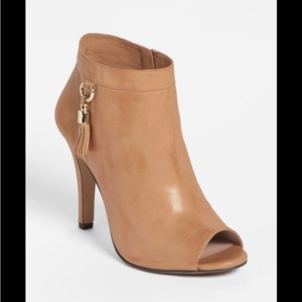 Vince Camuto camel peep toe booties